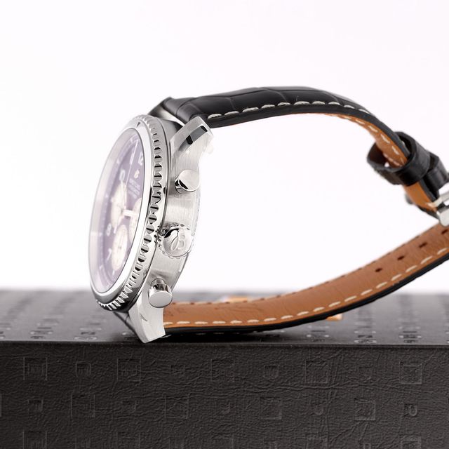 Breitling Navitimer 8 AB0117 Image 3